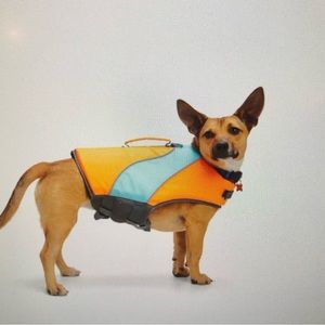 Life jacket for small dog, size XS, recommended 6-10 pounds.